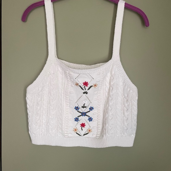 Cider Tops - Cider White Knit Crop Top with Colorful Embroidery Sz XL